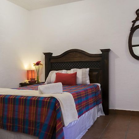 Hostal Casa Del Artista & Galeria Антигуа-Гватемала Экстерьер фото