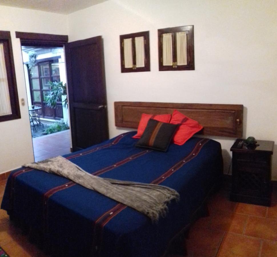 Hostal Casa Del Artista & Galeria Антигуа-Гватемала Экстерьер фото